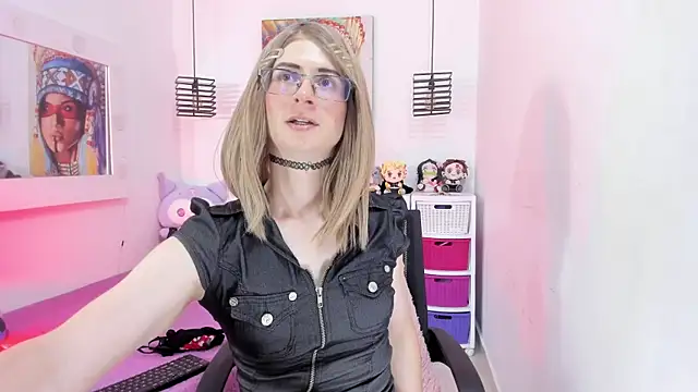 Snapshot of KimberlyJohnsoon chatting on April 28, 11:10 pm KimberlyJohnsoon online show from April 28, 11:10 pm