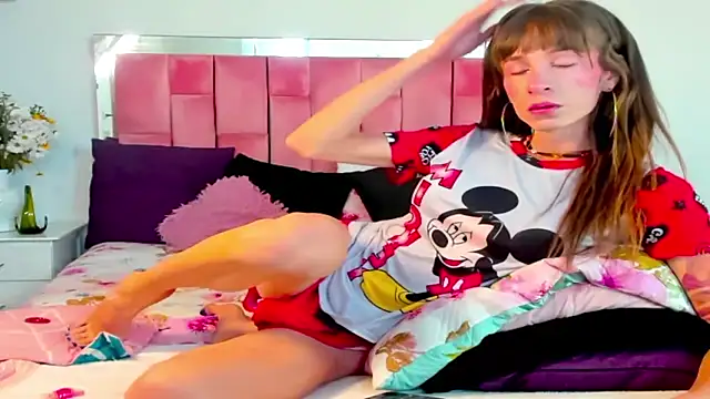 the queen aleja online show from November 22, 2:27 pm