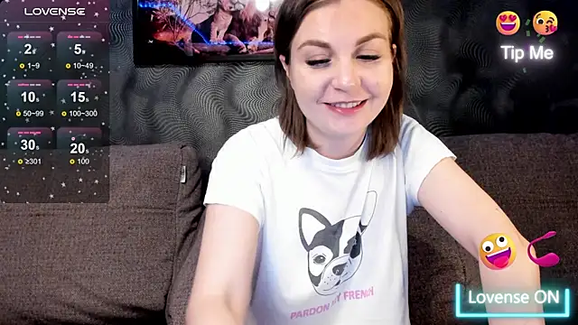Snapshot of CassieMils chatting on June 27, 6:46 pm CassieMils online show from June 27, 6:46 pm