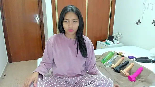 Honney sugar19 online show from December 4, 12:25 pm