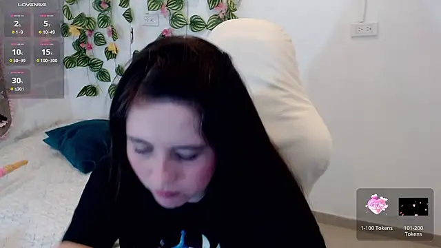 Snapshot of tania_sweet__ chatting on March 18, 6:55 pm tania sweet online show from March 18, 6:55 pm