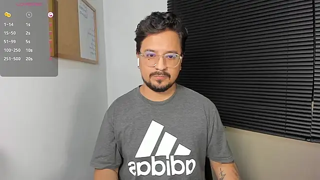 Snapshot of DaviidEvans_ chatting on December 10, 3:30 am DaviidEvans  online show from December 10, 3:30 am