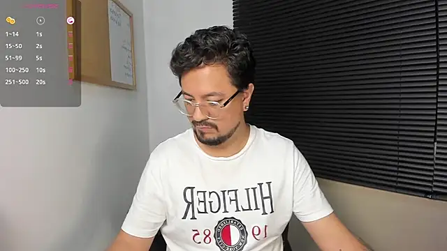 Snapshot of DaviidEvans_ chatting on December 11, 1:26 am DaviidEvans  online show from December 11, 1:26 am