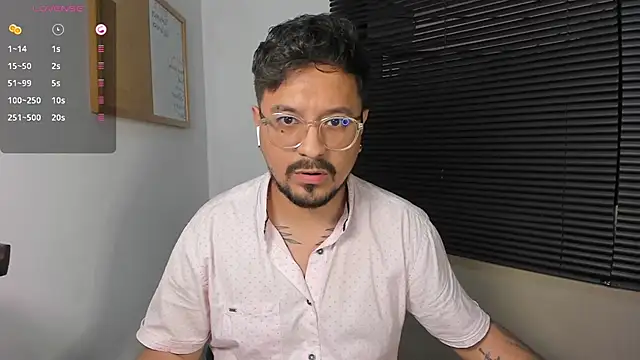 Snapshot of DaviidEvans_ chatting on December 14, 11:12 pm DaviidEvans  online show from December 14, 11:12 pm