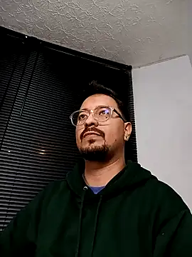 Snapshot of DaviidEvans_ chatting on December 29, 7:06 am DaviidEvans  online show from December 29, 7:06 am