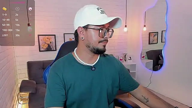 Snapshot of DaviidEvans_ chatting on September 14, 2:11 am DaviidEvans  online show from September 14, 2:11 am