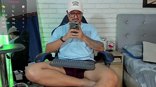 Snapshot of DaviidEvans_ chatting on September 26, 11:20 pm DaviidEvans  online show from September 26, 11:20 pm