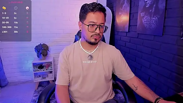 DaviidEvans  online show from May 23, 4:33 pm
