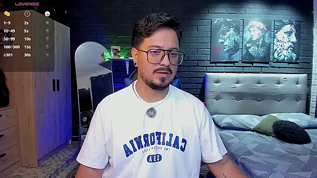 Snapshot of DaviidEvans_ chatting on June 23, 3:10 pm DaviidEvans online show from June 23, 3:10 pm