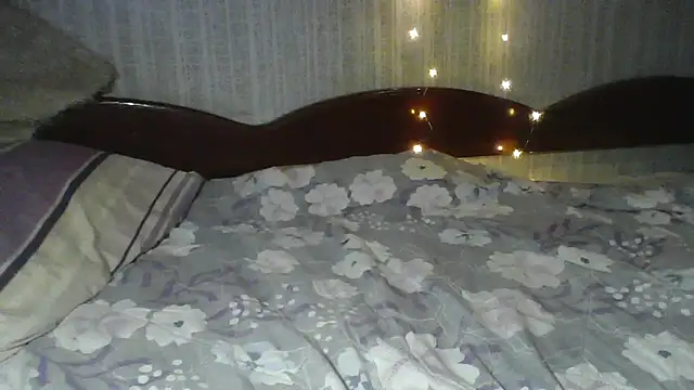 Snapshot of Alma_Evelynne chatting on April 25, 10:18 pm Alma Evelynne online show from April 25, 10:18 pm