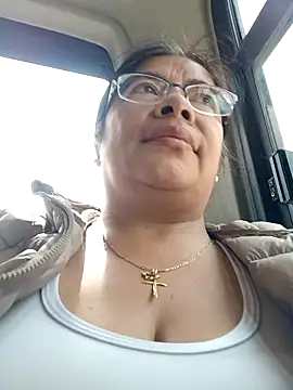 Snapshot of __valentina18 chatting on December 14, 4:20 pm   valentina18 online show from December 14, 4:20 pm