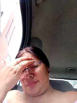 Snapshot of __valentina18 chatting on January 3, 4:16 pm   valentina18 online show from January 3, 4:16 pm