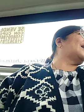 Snapshot of __valentina18 chatting on February 12, 4:44 pm   valentina18 online show from February 12, 4:44 pm