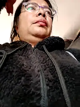 Snapshot of __valentina18 chatting on February 20, 4:14 pm   valentina18 online show from February 20, 4:14 pm