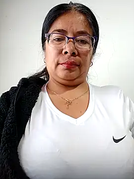 Snapshot of __valentina18 chatting on March 3, 1:20 pm   valentina18 online show from March 3, 1:20 pm