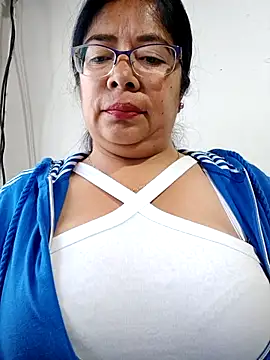 Snapshot of __valentina18 chatting on March 8, 1:14 pm   valentina18 online show from March 8, 1:14 pm