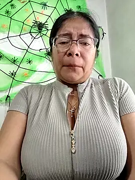 Snapshot of __valentina18 chatting on October 7, 1:08 pm   valentina18 online show from October 7, 1:08 pm