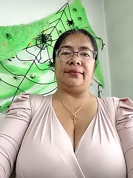 Snapshot of __valentina18 chatting on October 12, 12:59 pm   valentina18 online show from October 12, 12:59 pm