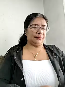 Snapshot of __valentina18 chatting on October 27, 1:04 pm   valentina18 online show from October 27, 1:04 pm