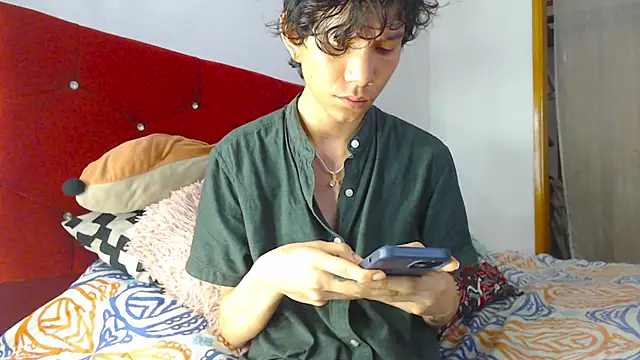 LAICK 01 online show from April 4, 3:49 am