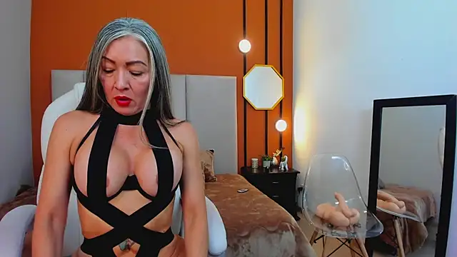  Nicoletteshea  online show from December 15, 2:54 pm