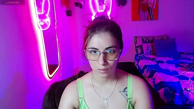 Snapshot of valentina_angel chatting on June 30, 2:23 am valentina angel online show from June 30, 2:23 am