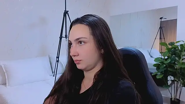 Snapshot of ava_blue chatting on February 16, 7:43 pm ava blue online show from February 16, 7:43 pm