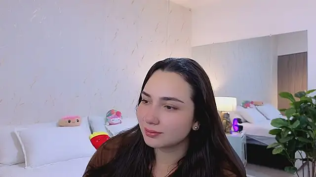 Snapshot of ava_blue chatting on February 19, 7:32 pm ava blue online show from February 19, 7:32 pm