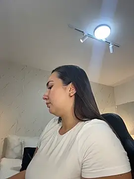 Snapshot of ava_blue chatting on June 19, 7:06 pm ava blue online show from June 19, 7:06 pm