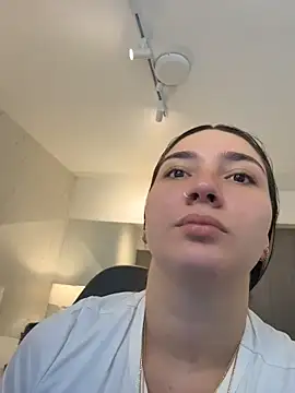 Snapshot of ava_blue chatting on June 29, 11:32 am ava blue online show from June 29, 11:32 am