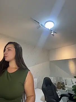 Snapshot of ava_blue chatting on July 1, 7:24 pm ava blue online show from July 1, 7:24 pm
