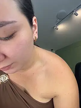 Snapshot of ava_blue chatting on July 12, 11:34 am ava blue online show from July 12, 11:34 am