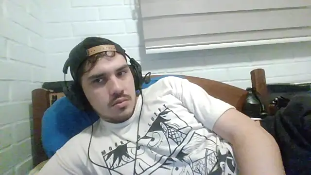 Snapshot of hung_weeb chatting on February 9, 2:17 am hung weeb online show from February 9, 2:17 am