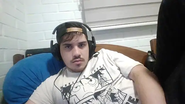 Snapshot of hung_weeb chatting on February 9, 5:19 am hung weeb online show from February 9, 5:19 am