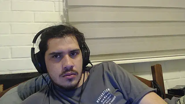 Snapshot of hung_weeb chatting on October 13, 1:16 am hung weeb online show from October 13, 1:16 am