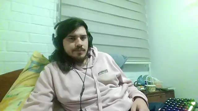 Snapshot of hung_weeb chatting on April 27, 2:53 am hung weeb online show from April 27, 2:53 am