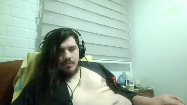 Snapshot of hung_weeb chatting on April 28, 2:21 am hung weeb online show from April 28, 2:21 am