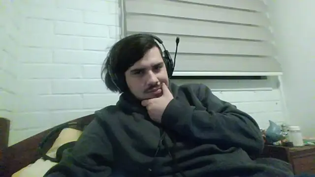 Snapshot of hung_weeb chatting on May 30, 3:36 am hung weeb online show from May 30, 3:36 am