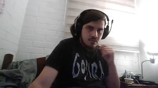Snapshot of hung_weeb chatting on June 7, 10:24 pm hung weeb online show from June 7, 10:24 pm