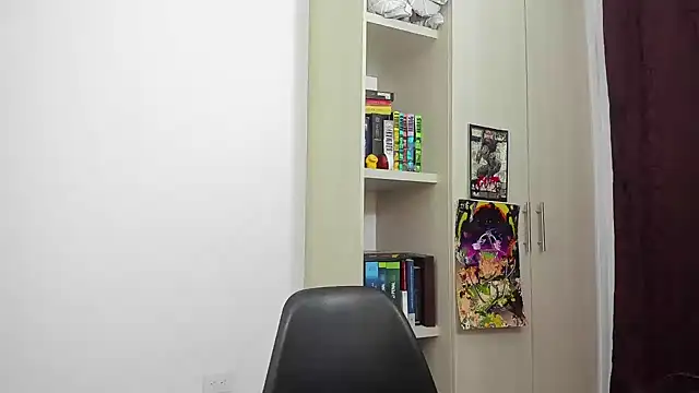 Snapshot of _Coddygold_ chatting on April 18, 12:42 pm Coddygold online show from April 18, 12:42 pm