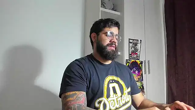 Snapshot of _Coddygold_ chatting on May 3, 12:44 pm Coddygold online show from May 3, 12:44 pm