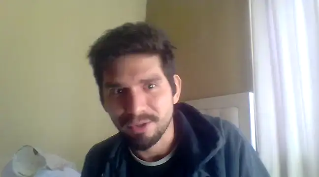 Snapshot of Tomthelong chatting on February 6, 10:43 pm Tomthelong online show from February 6, 10:43 pm