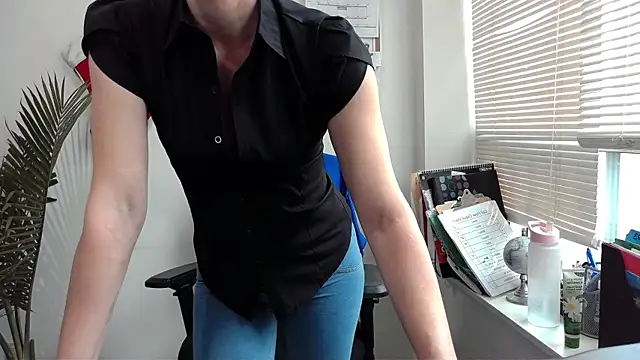 Snapshot of City_Kat chatting on December 18, 3:55 pm City Kat online show from December 18, 3:55 pm