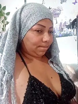 Snapshot of Alyona21 chatting on May 18, 9:20 pm Alyona21 online show from May 18, 9:20 pm