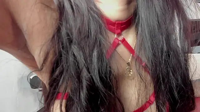 Snapshot of gingirel_ chatting on October 31, 1:34 pm gingirel  online show from October 31, 1:34 pm