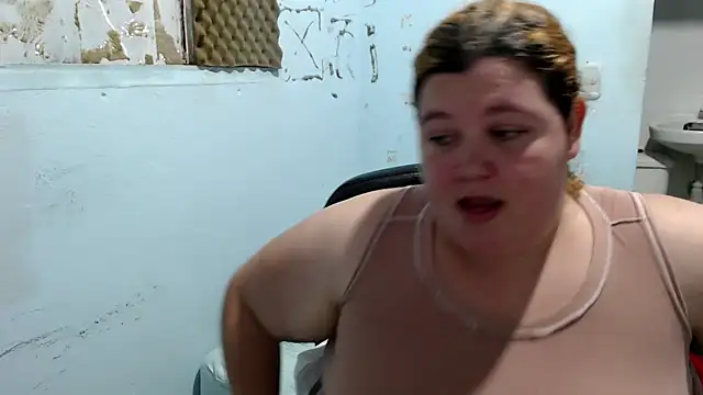 Snapshot of squirt322bbw chatting on May 21, 5:31 pm squirt322bbw online show from May 21, 5:31 pm