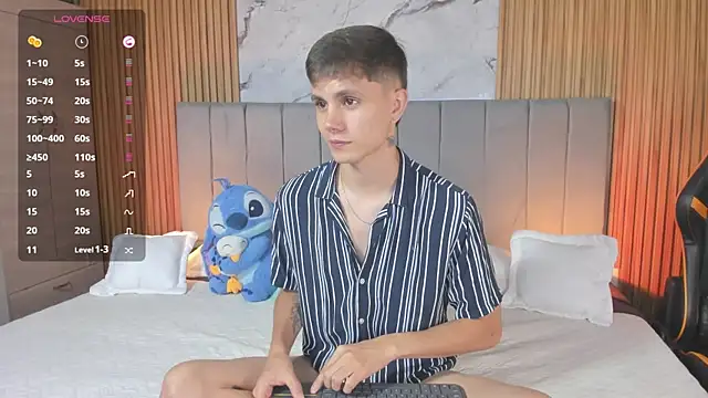 DustinLevine online show from April 23, 12:29 pm