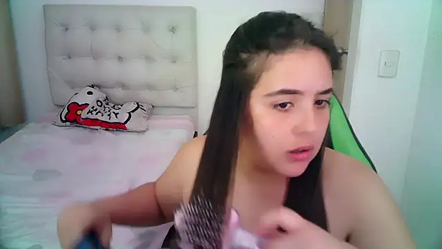 Snapshot of _alicia_z chatting on December 26, 10:09 pm alicia z online show from December 26, 10:09 pm