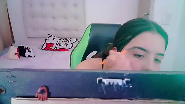 Snapshot of _alicia_z chatting on December 27, 5:37 pm alicia z online show from December 27, 5:37 pm