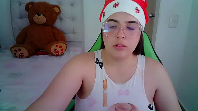 Snapshot of _alicia_z chatting on December 28, 11:37 pm alicia z online show from December 28, 11:37 pm